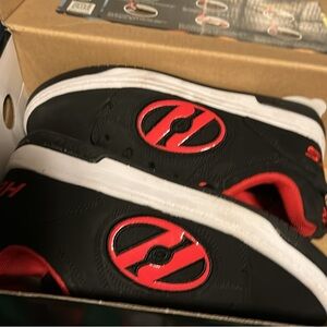 Heelys Kids' Black and Red Sneakers